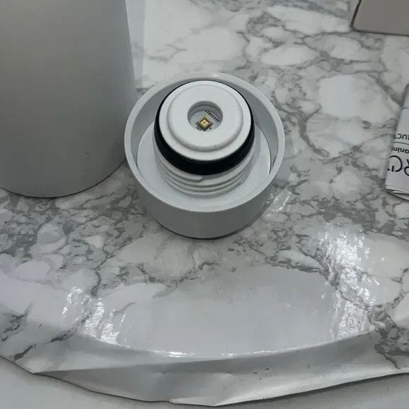 BROOC White Self Cleaning Water Bottle 20 oz-New! - Picture 3 of 7